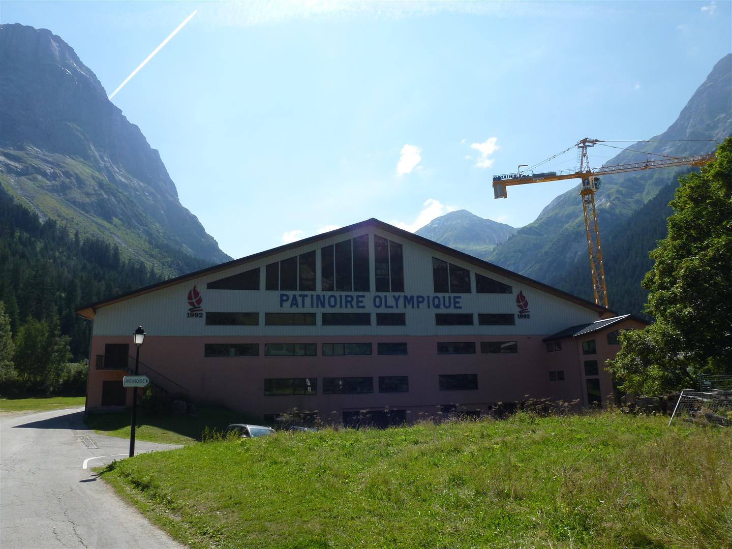 Patinoire Olympique in Pralognan-la-Vanoise uit 1992(gebruikt voor curling)