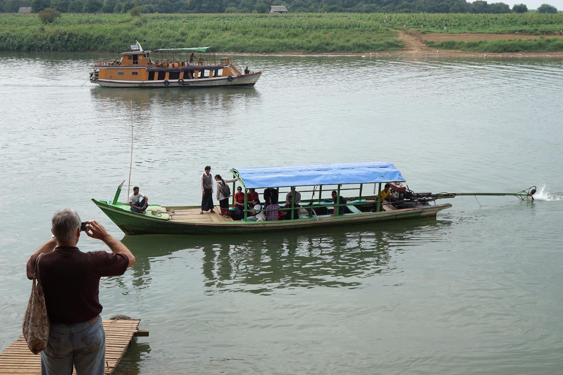 Ferry to Inwa, crossing Ayeryarwady