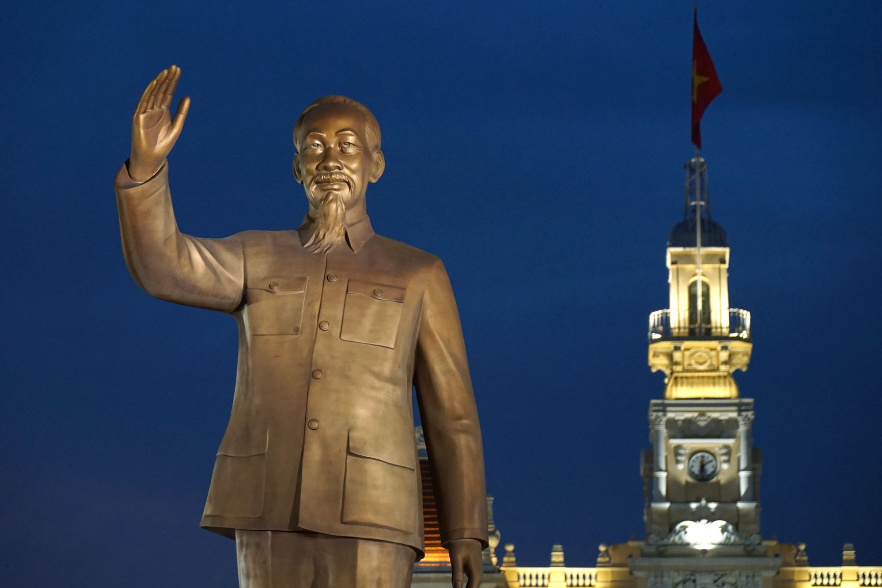 Ho chi Minh Statue