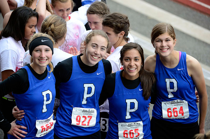 Pullman_Girls_4x400_State_2013049.jpg