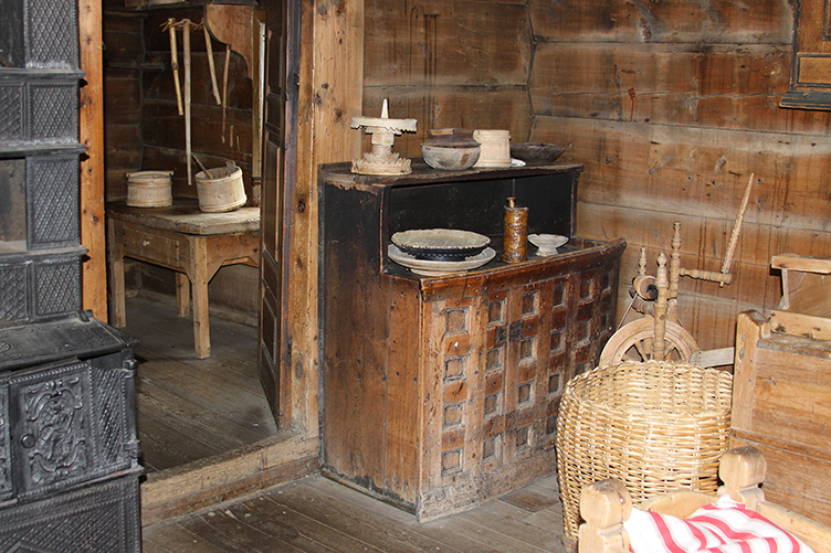 CUBBARD AND DRY SINK
