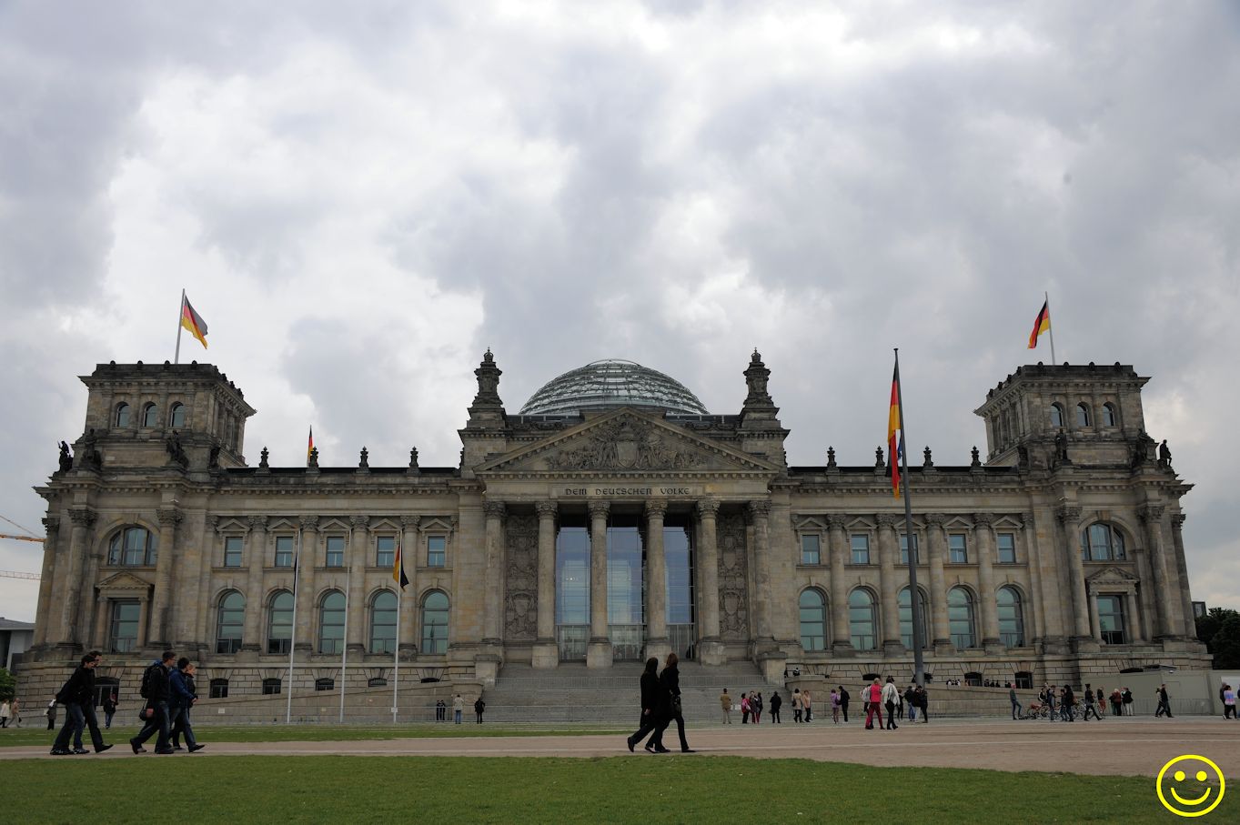 Reichstag building, Berlin. Thu 12.