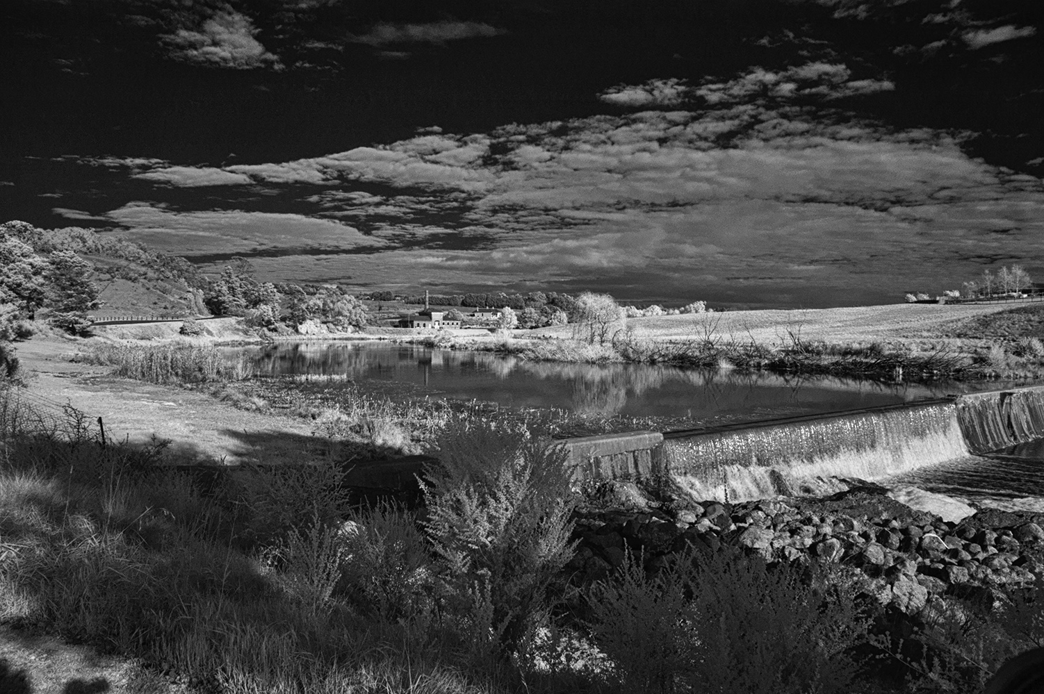 INFRA RED IMAGE OF THE WOLLONDILLY RIVER OVERFLOWING THE MARSDEN WEIR- UPLOADED 1/4/15