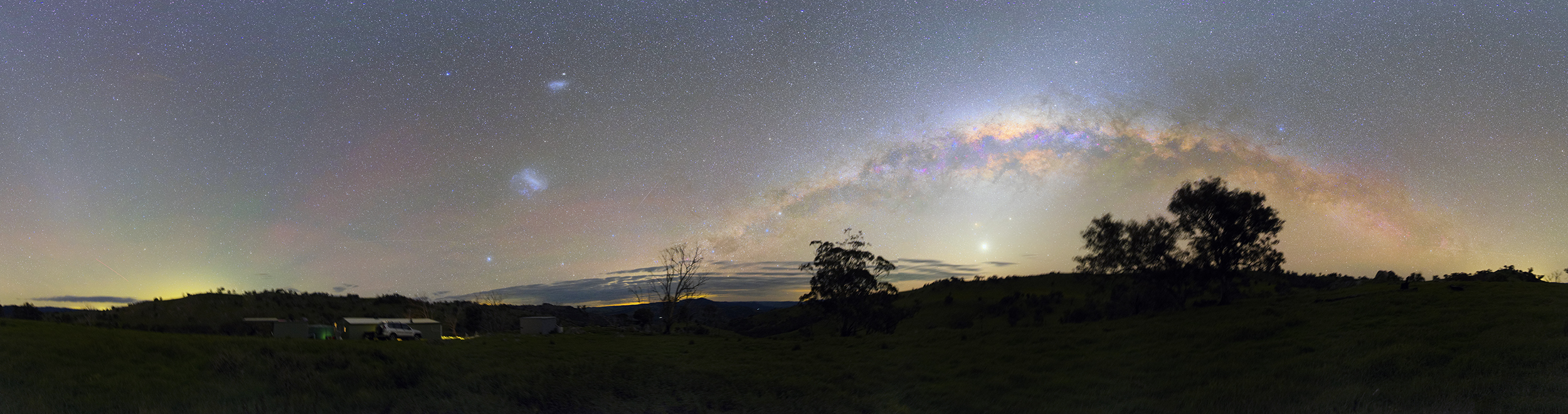 Milky Way 7 image panorama showing airglow (left side)