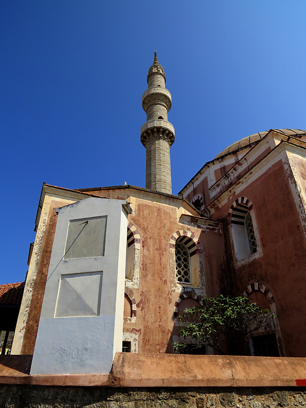 Mosque et cadran solaire