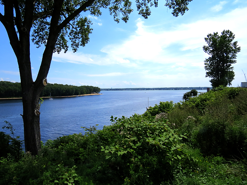 Sur la Saint-Maurice  Trois-Rivires