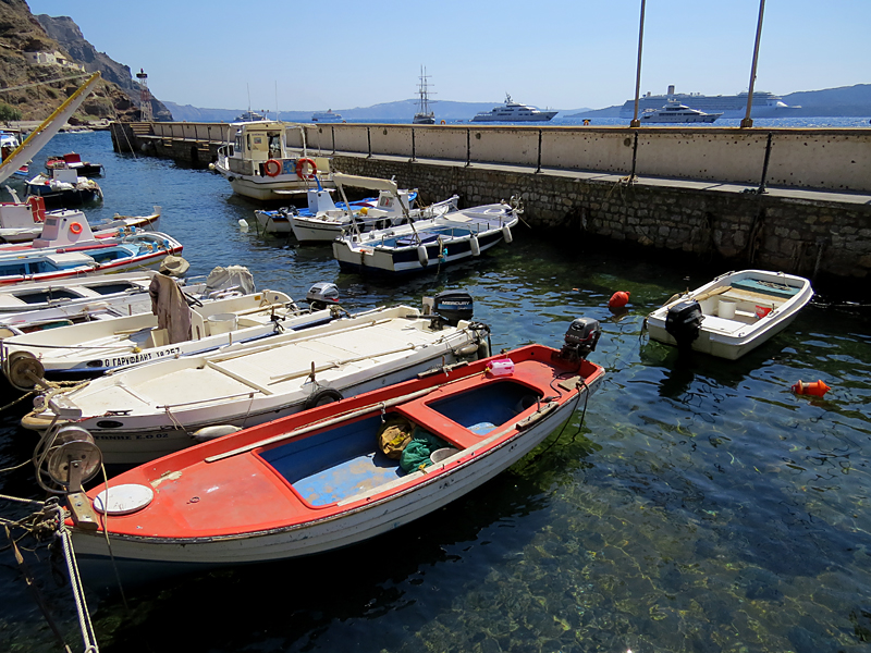 Petit port de Santorin