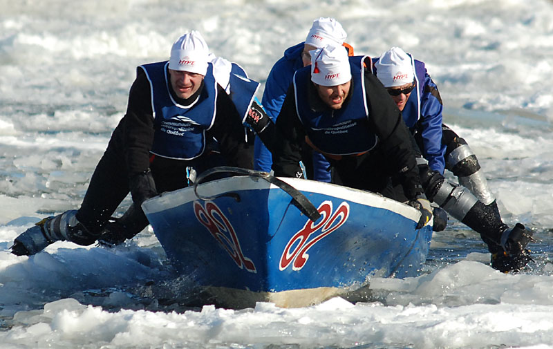 Course en canot  glace du Carnaval de Qubec 2014