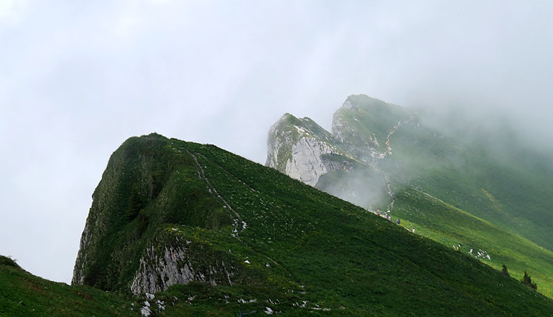 Les sommets dans les nuages