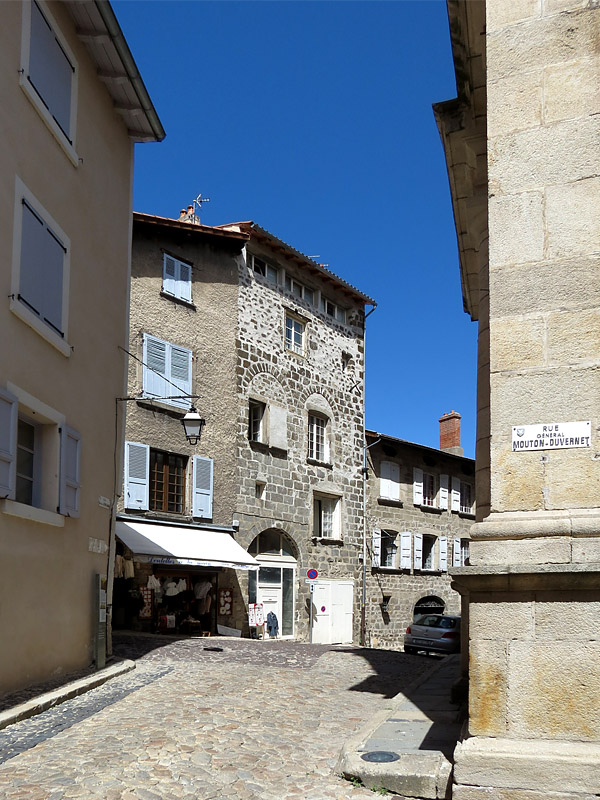 Rue pave, Le Puy en Velay