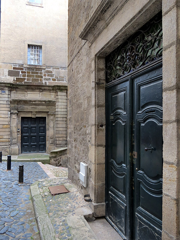 Les portes de Le Puy
