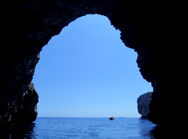 LA GROTTE BLEUE