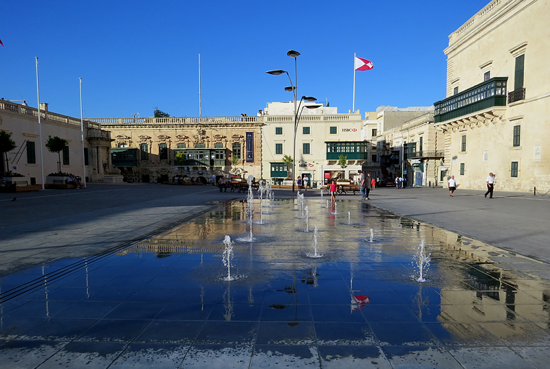 La Valette, place du square de la république