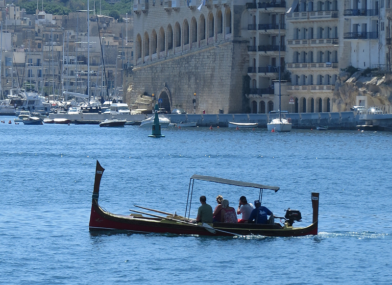 Harbour tour