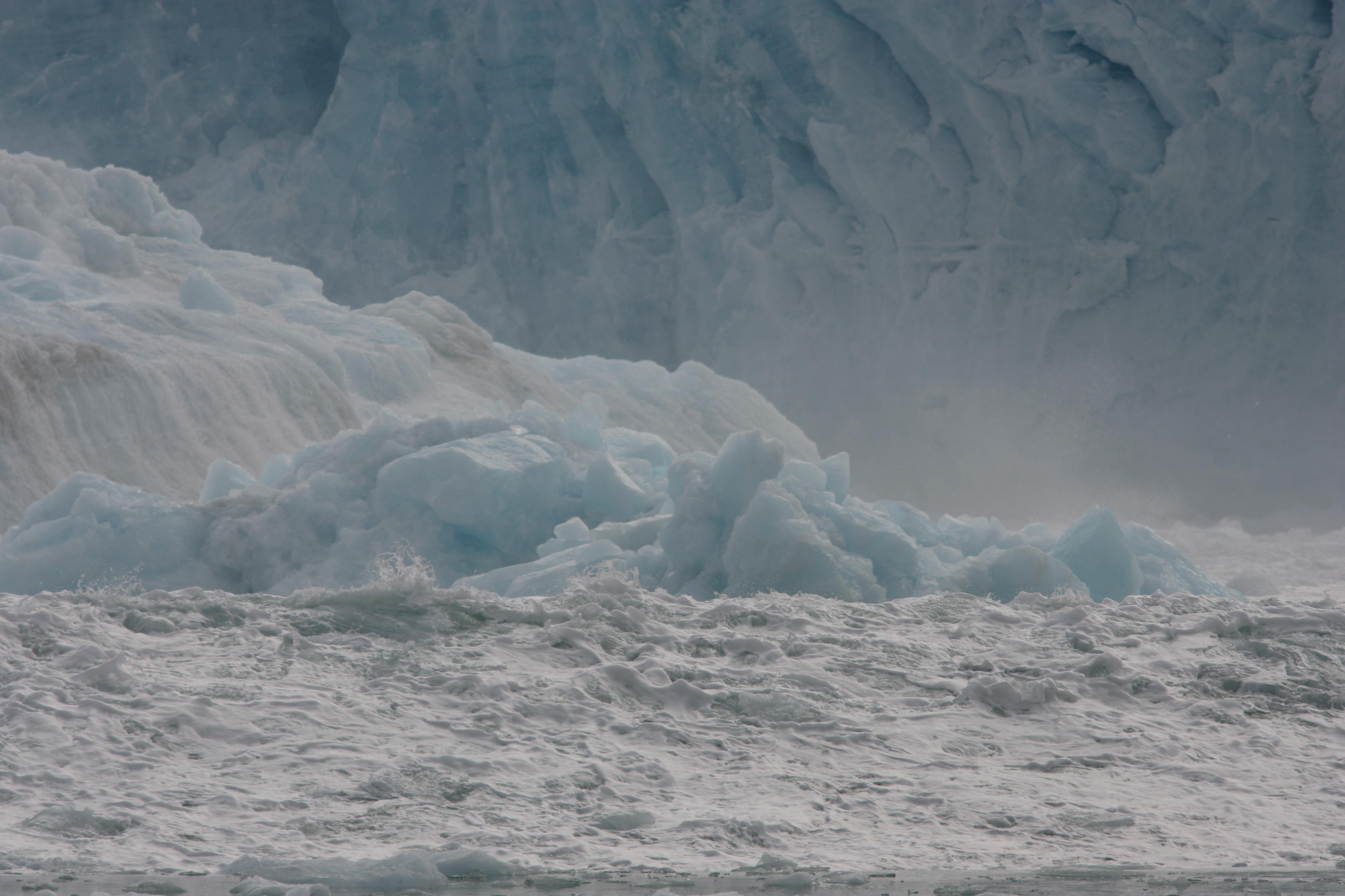 0722 6v Monacobreen Calving.JPG