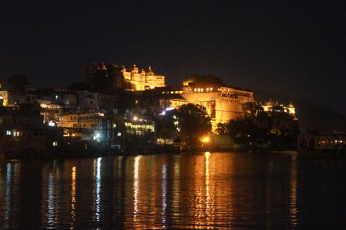 2014079569 City Palace Udaipur night.JPG