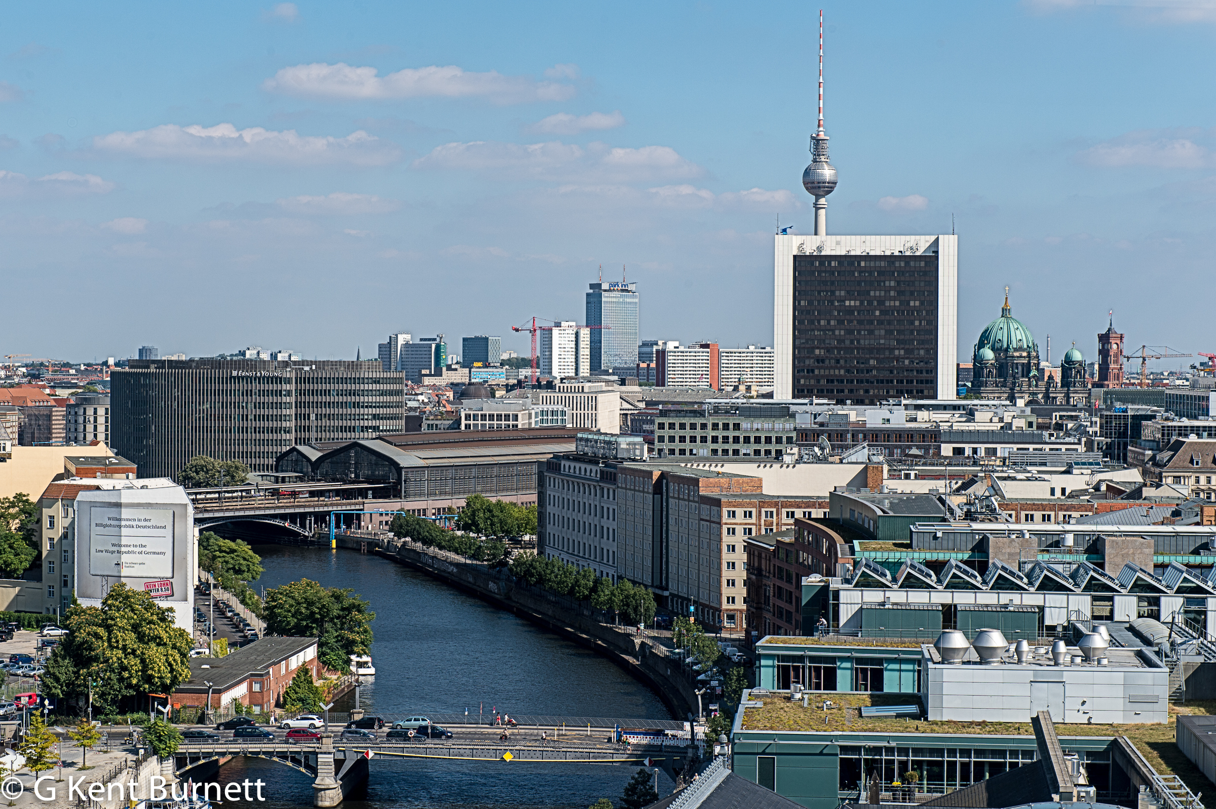 Berlins Fernsehturm (TV Tower)