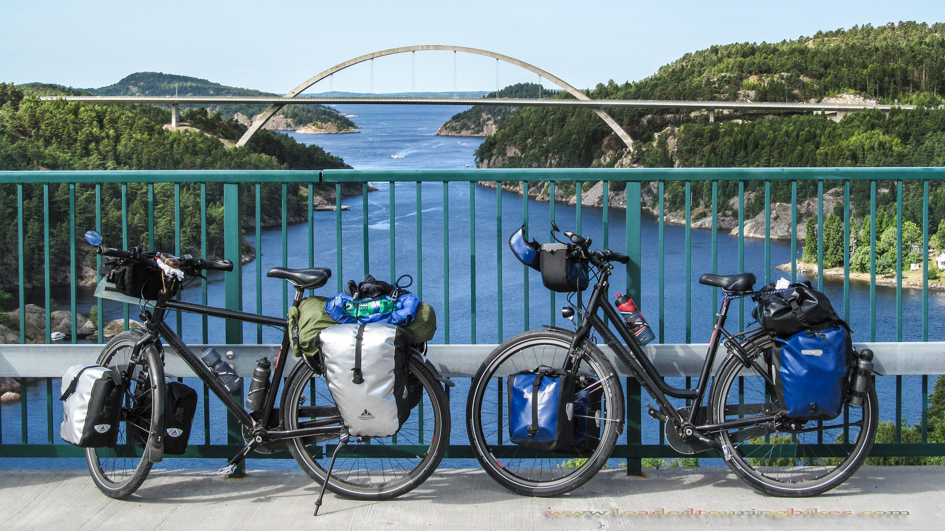 453    Lucienne and Chris touring Sweden - idworx touring bikes