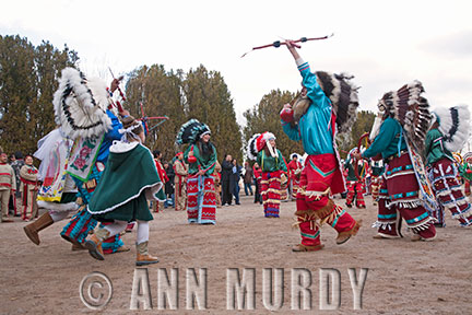 Guadalupana Aztecas dancing away