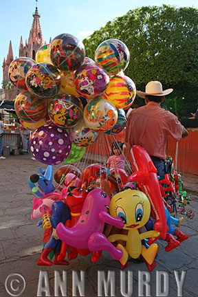 Balloon Vendor on the Jardin