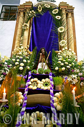 Altar with Cristo