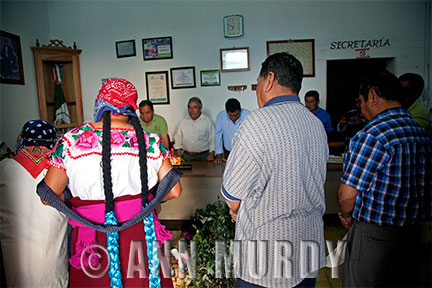 Section 1 in the office of the Presidencia