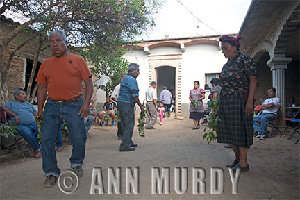 Salomon dancing  the jarabe, Section 3