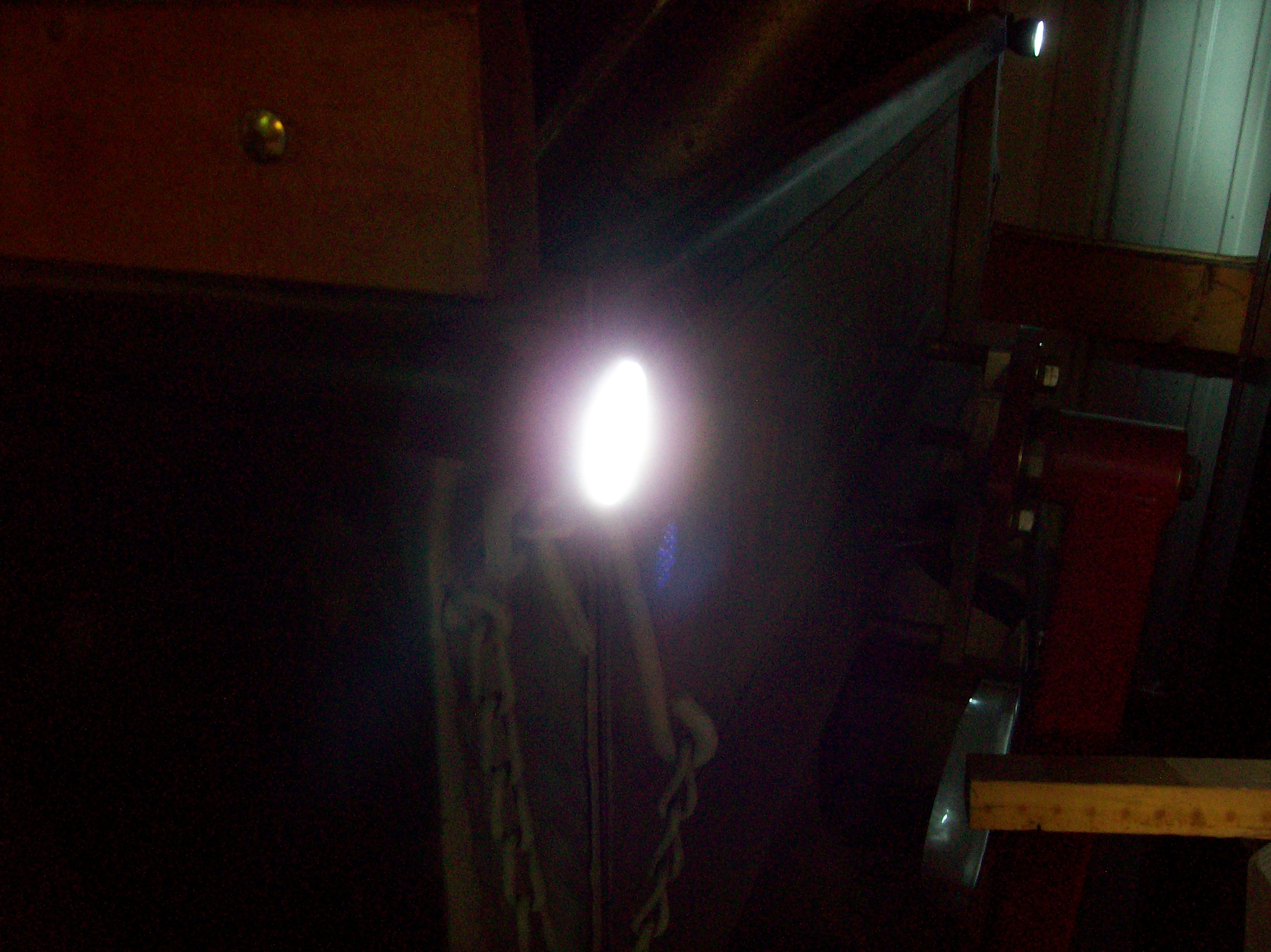 31 LED bed light 03.JPG