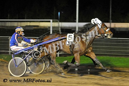 Koers 5. Zazou Enzelens1.jpg