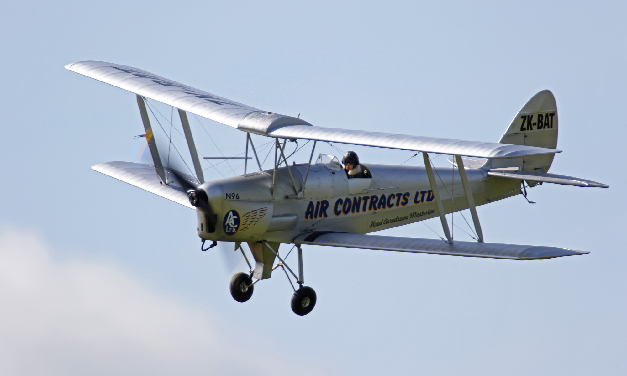 Tony Witheys top dressing Tiger Moth, 0T8A7010.jpg