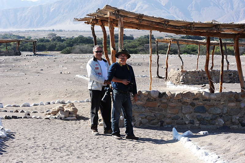 Chaucilla cementary with guide.Nazca