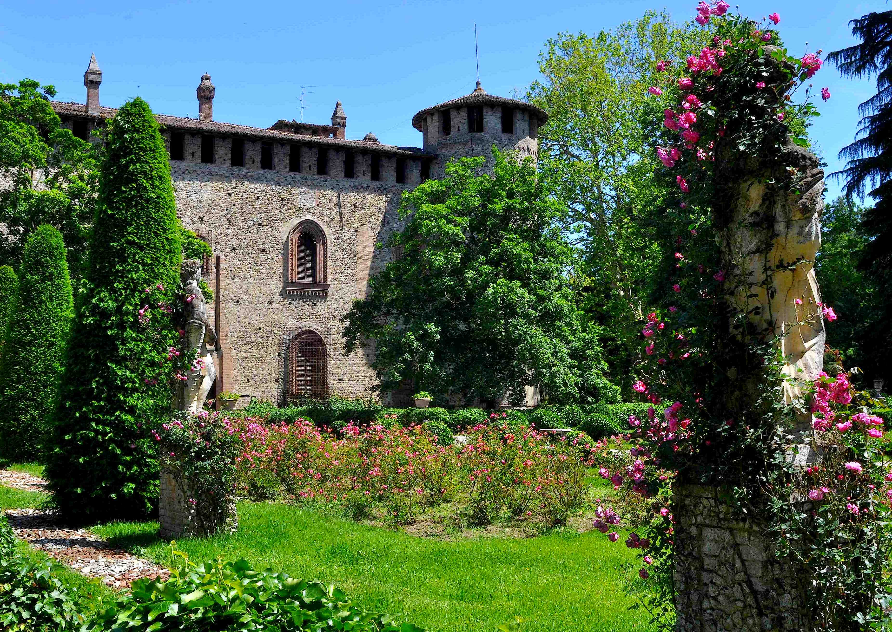 the castle of Grazzano Visconti.jpg