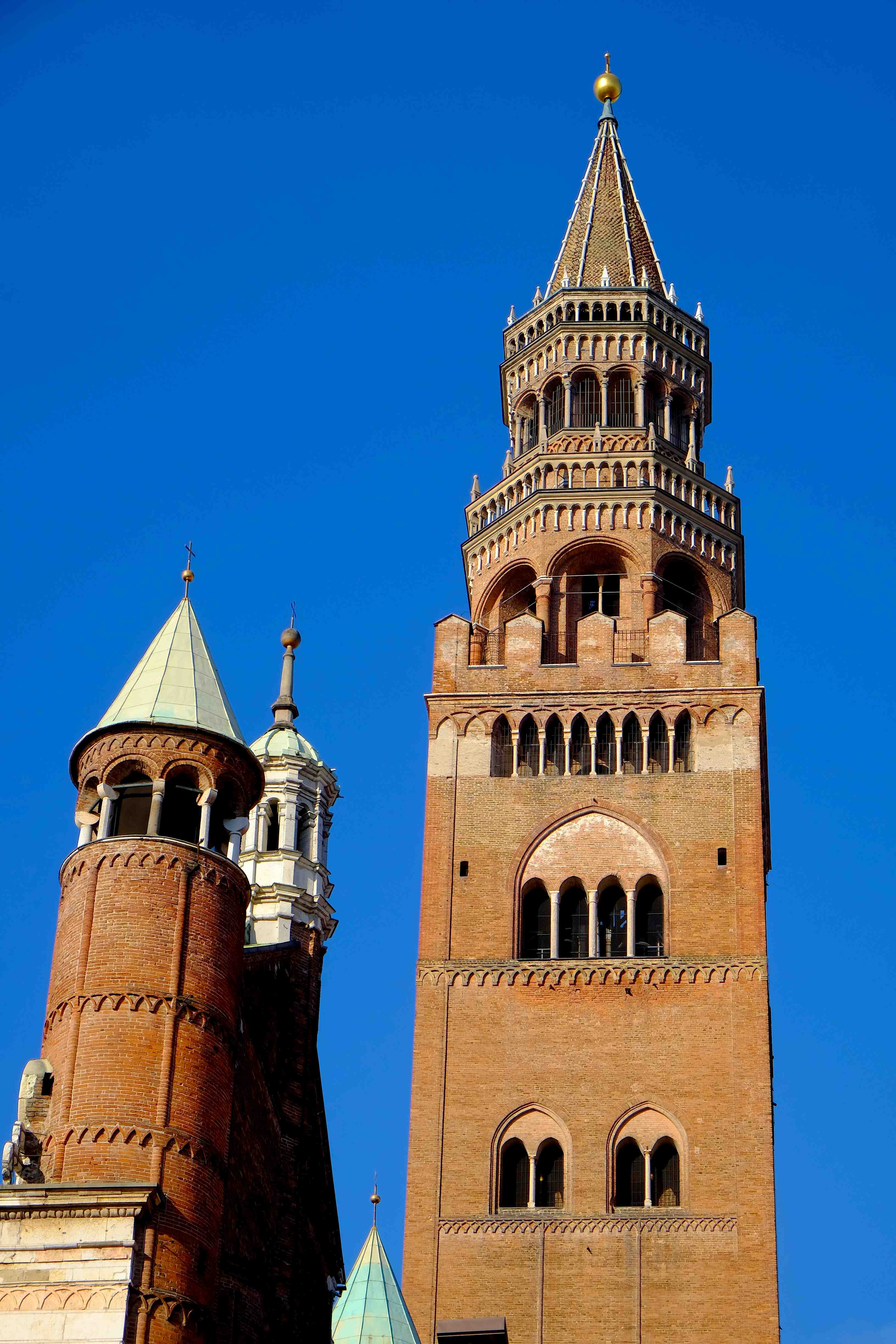 Torrazzo highest tower in Europe with bell .jpg