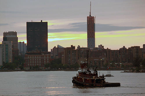 743.jpg TUG BOAT HUDSON RIVER