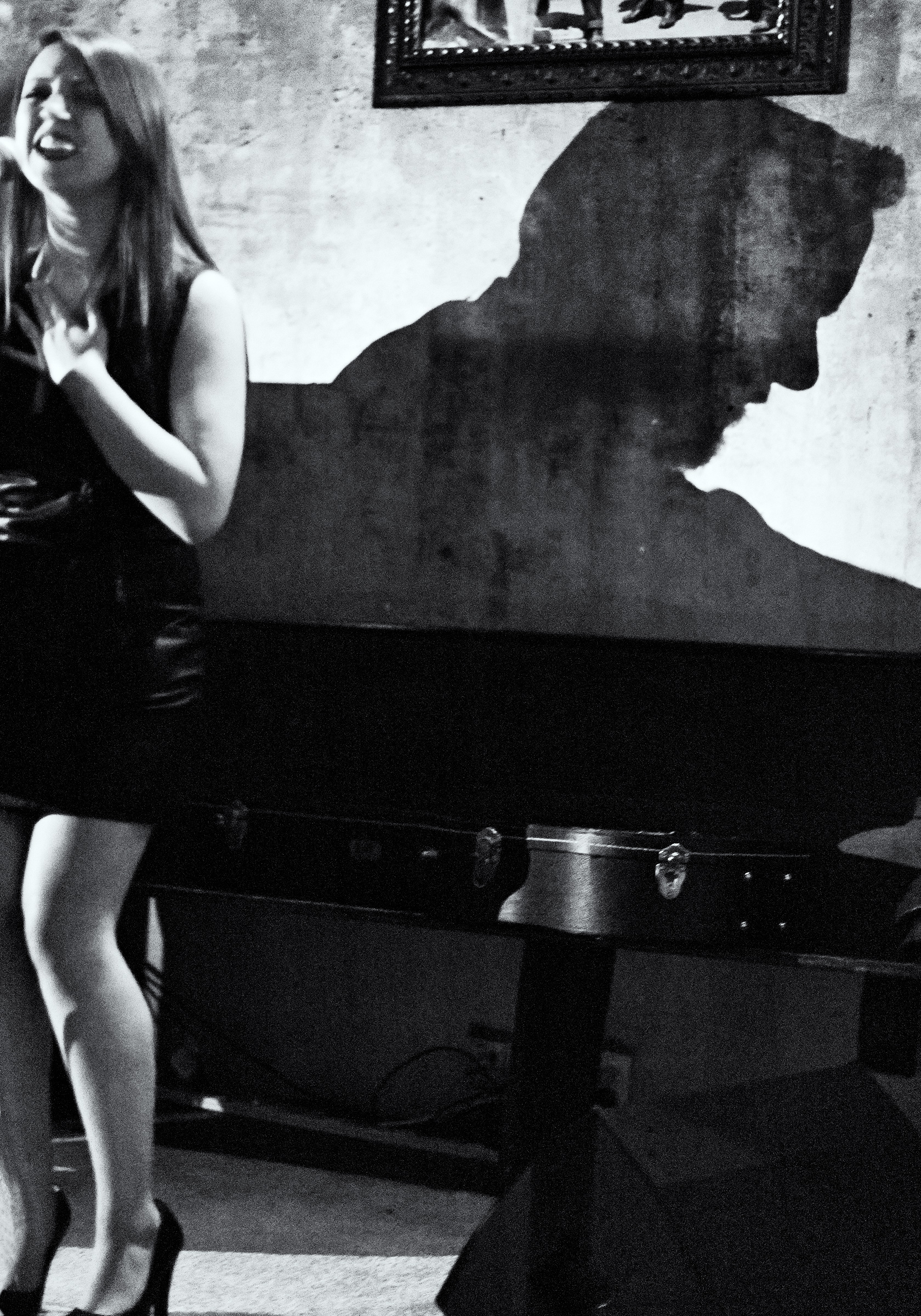 Lauren Miller with Jim Cahoon silhouette Pearl Lounge