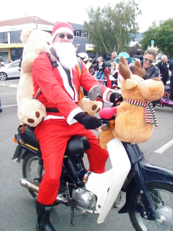 141213 Nelson Toy Run  05.jpg