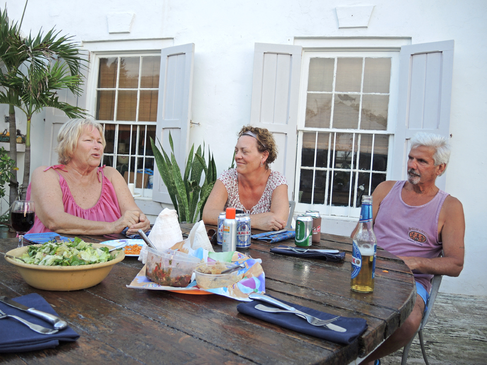 Katie,Mel & Mike chillin