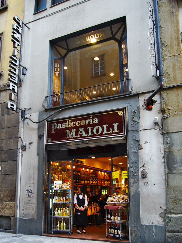 On Via Guicciardini6145
