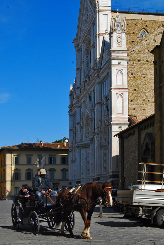 Slow Travel on Piazza Santa Croce6177