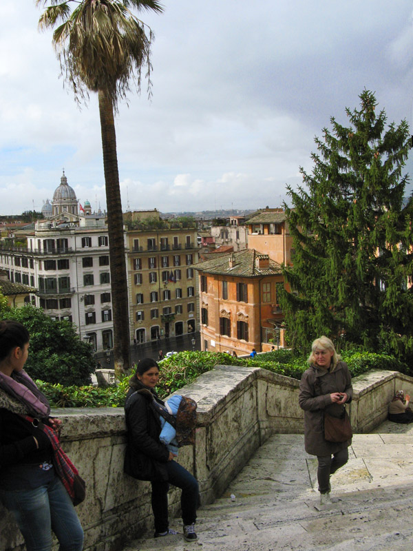 Scene on the StepsViale Trinita dei Monti5010