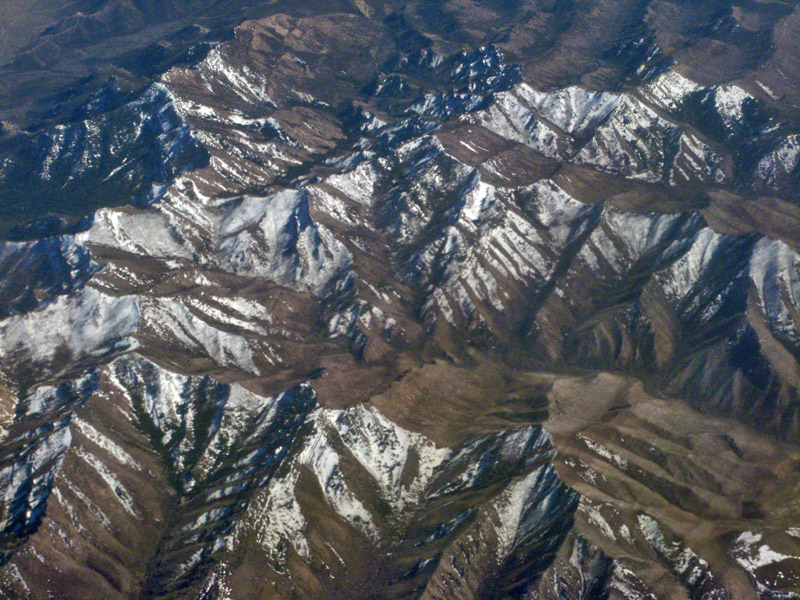 Somewhere over California. . .Snow-dusted Peaks5963