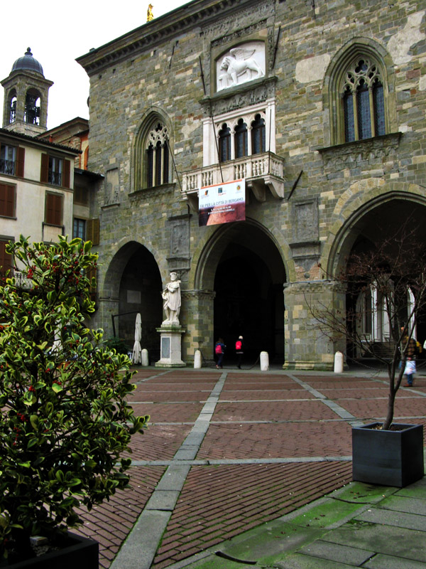 Palazzo della Ragione, 12th Century5520