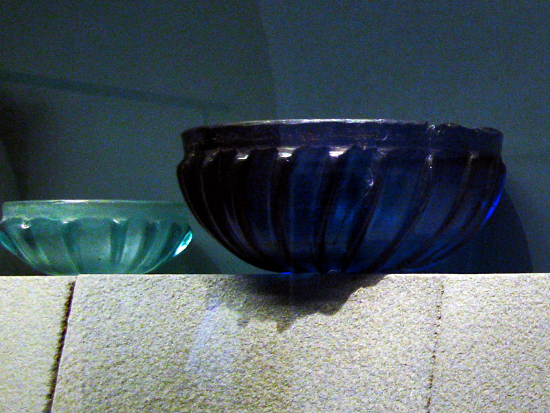 Two Roman glass bowls, 1st and 3rd century AD5639