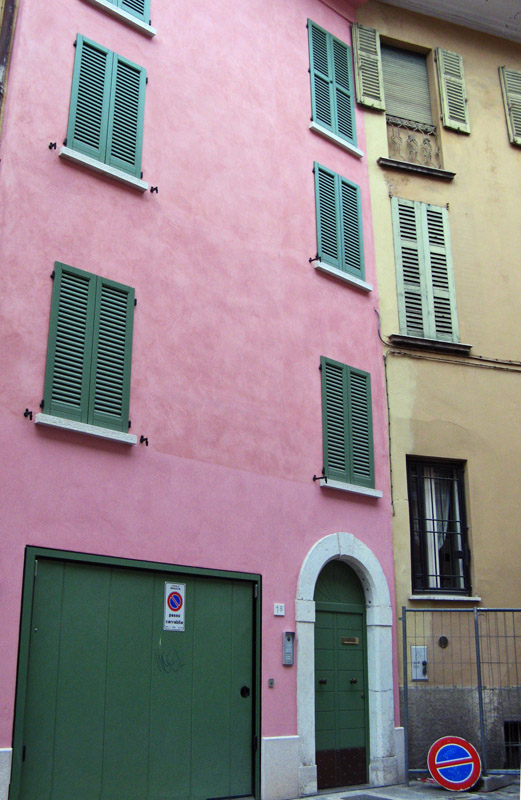 Pretty Pink House5703