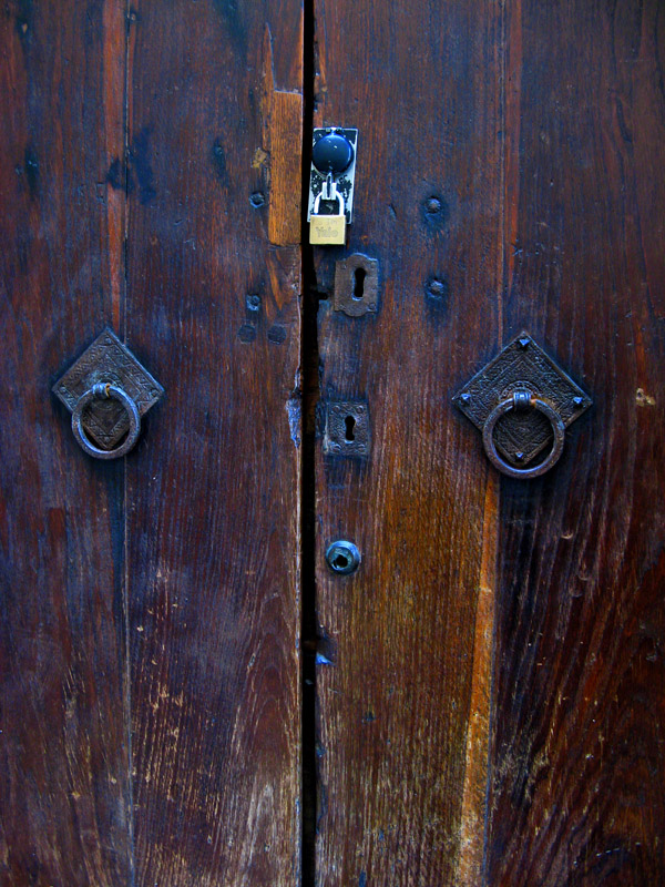 Locked and Closed6654
