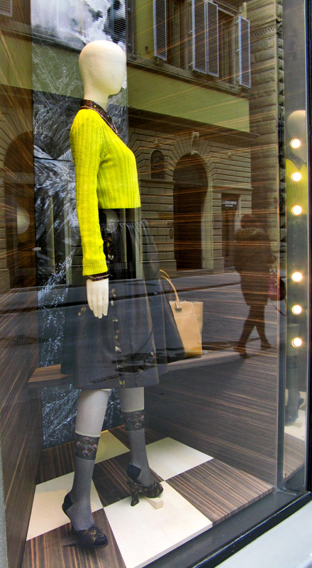 Fashion: Yellow Sweater, Leather Dirndl 6724