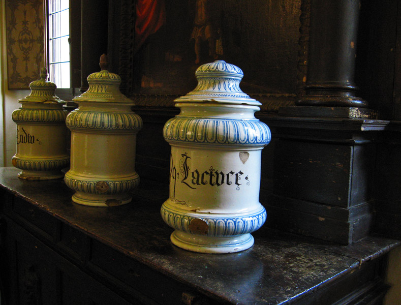 Ceramic Jars for Medicines6419