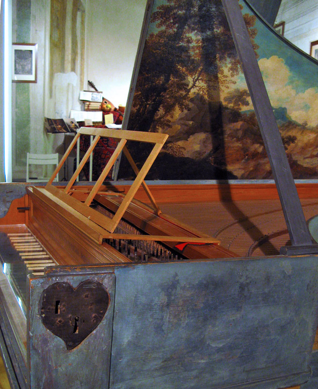 Harpsichord with a Heart5843