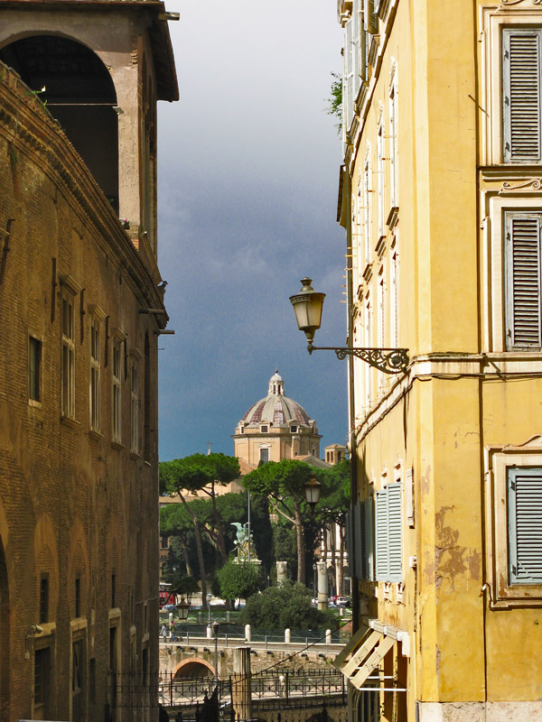 View toward the Forum from Via degli Ibernesi8206