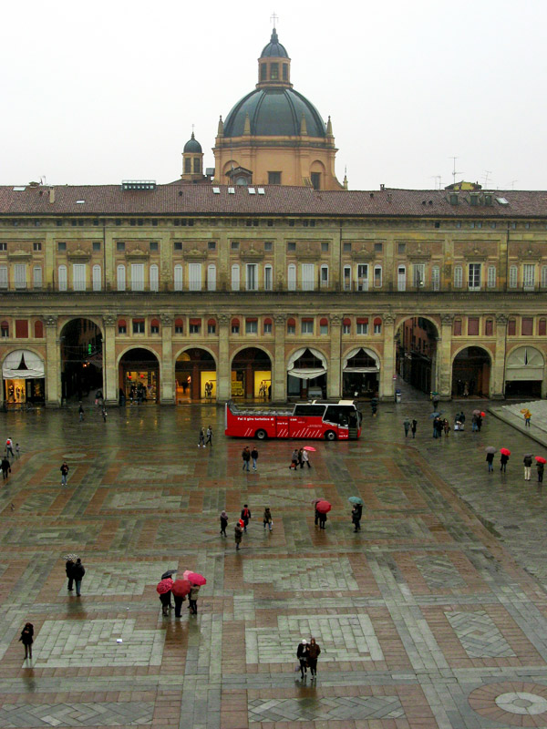 Piazza Maggiore, Rainy Day7410